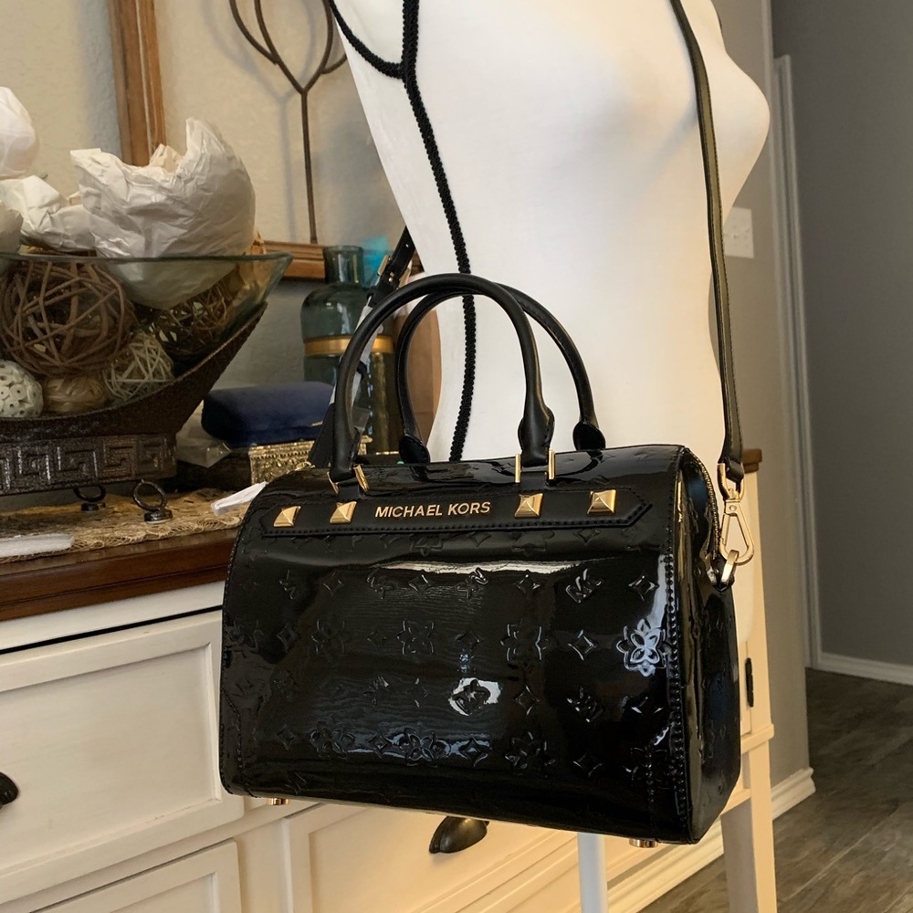 Sale‼️ Beautiful MK 🖤 karla  duffle bag🖤 - Picture 2 of 8